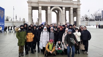 Студенты исторического факультета на выставке "Россия"