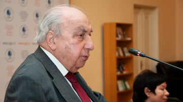 Поздравляем Александра Чубарьяна с вручением ему ордена «За заслуги перед Отечеством» I-й степени