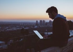  The admission to the School of Writing "Writing on the Roof" is open