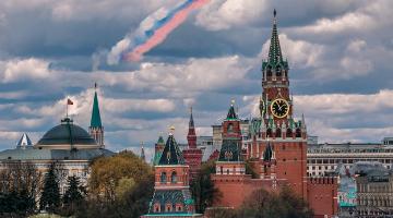 В России отмечают День государственного флага