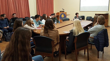 Студенты из Дикинсон колледжа и Университета Лаваля приняли участие в очередном заседании студенческого дискуссионного клуба по американистике