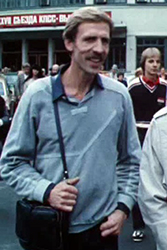 При открытых дверях