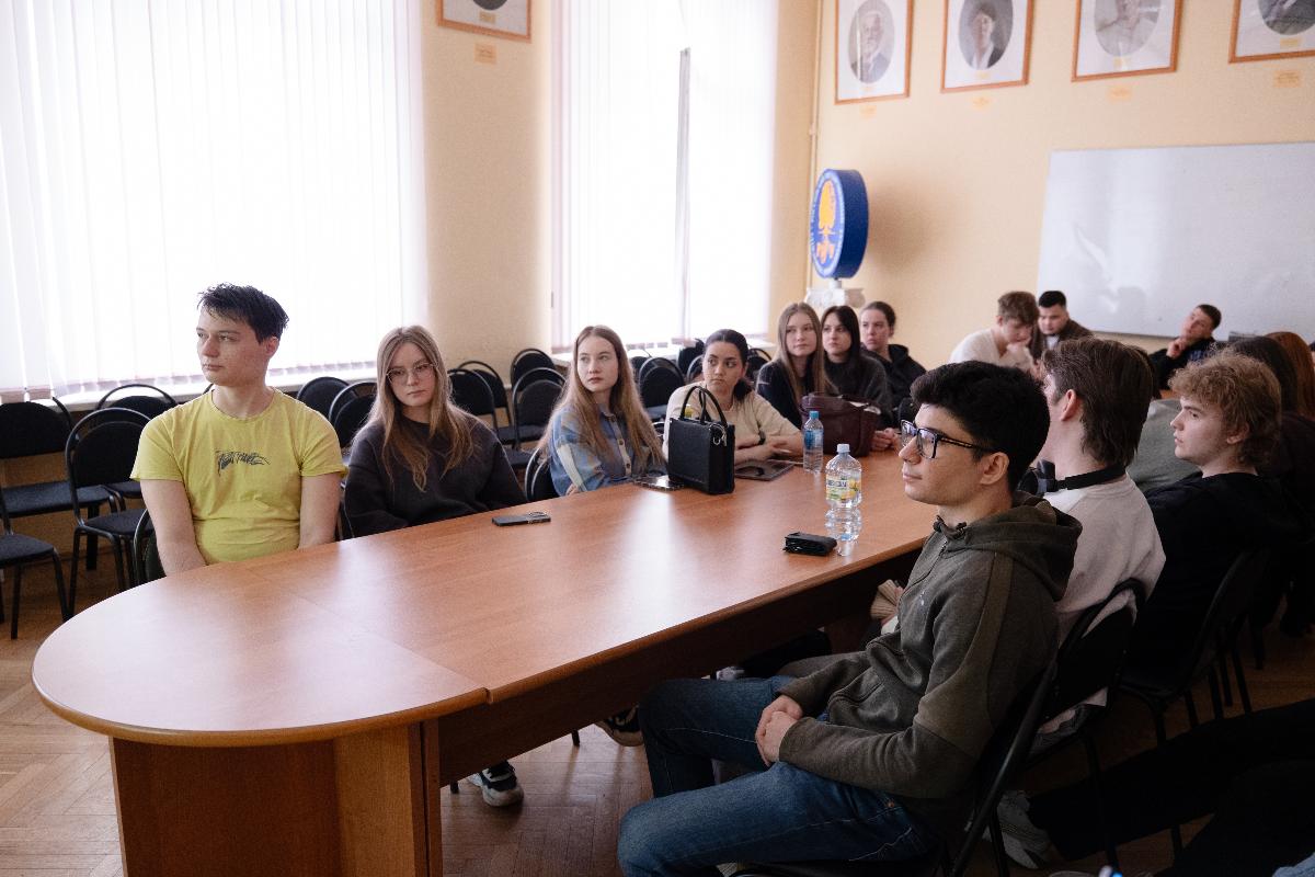 Публичная лекция «Экономика свободного заработка: состояние и проблемы развития в России»