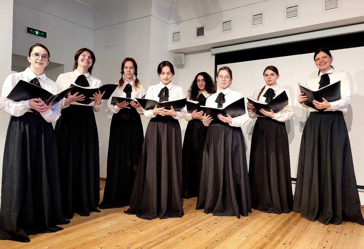 Студия академического вокала РГГУ выступила с концертом «О России петь» в День всемирного наследия