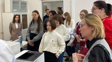 Студенты РГГУ побывали в Центре крови им. О.К. Гаврилова