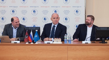 Студенты РГГУ встретились с сенатором Российской Федерации, величайшим борцом греко-римского стиля XX века, Героем России Александром Карелиным