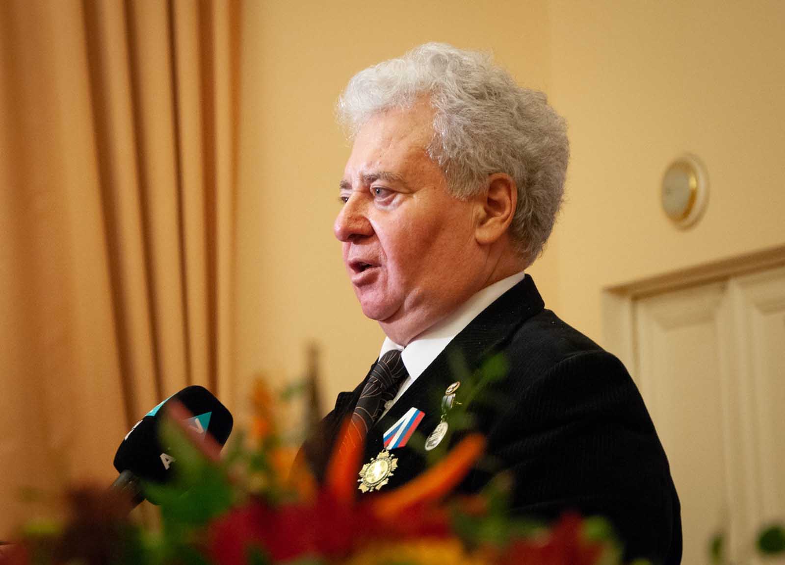 Президента РГГУ Ефима Пивовара поздравили с юбилеем
