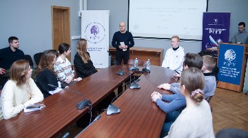 В РГГУ состоялась встреча с участником СВО Олегом Чайкивским