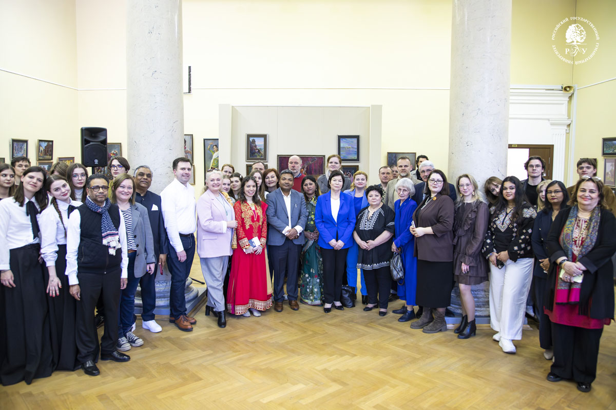 В РГГУ открылась выставка «Дыхание Индии»