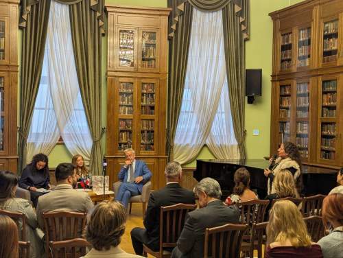 Презентация романа доминиканской писательницы Арелис Домингеc