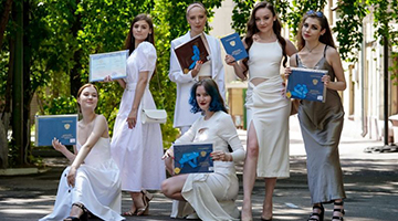 В Гуманитарном колледже РГГУ прошла церемония вручения дипломов выпускникам 2021 года