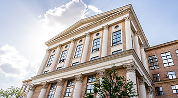 Вышла в свет книга президента РГГУ "Мир российского зарубежья в конце XX - начале XXI века"