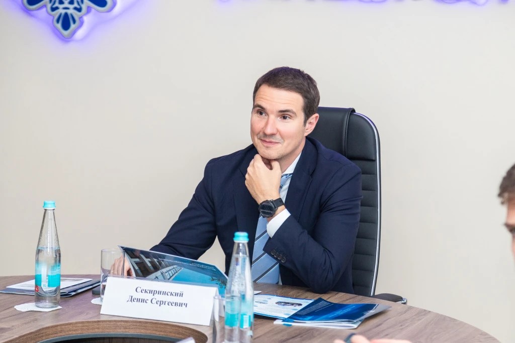 РГГУ поздравляет с днём рождения Дениса Секиринского