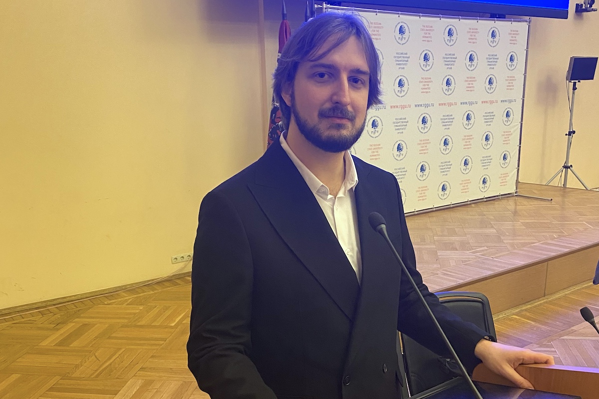 Поздравляем с успешной защитой кандидатской диссертации!