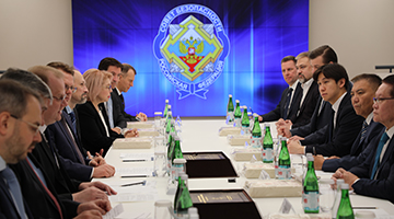 Состоялась торжественная церемония передачи послу Монголии в России сборника документов «Подвиг Монголии во Второй мировой войне»