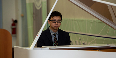 В Центральной аудитории РГГУ прошёл фортепианный концерт Тони Лина