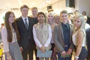 On September 18, 2015 a group of Hindi students of Russian State University for the Humanities took part in “Hindi Divas” celebration.