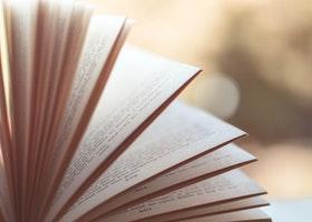 Quebec culture and Shakespeare's encyclopedia: what to read this week?