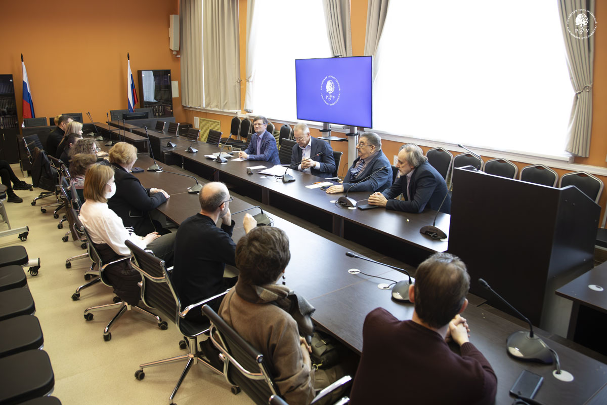 Лингвистика будущего: в РГГУ обсудили ключевые вызовы и точки роста