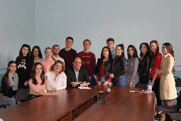 Студенческий интернациональный клуб РГГУ.