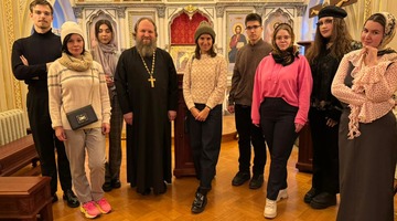 Студенты РГГУ посетили Храм Софии Премудрости Божией в Средних Садовниках