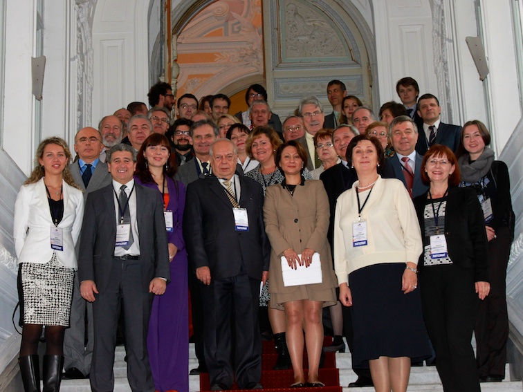 Участники Форума ректоров и президентов университетов России и Франции в Ницце.jpg