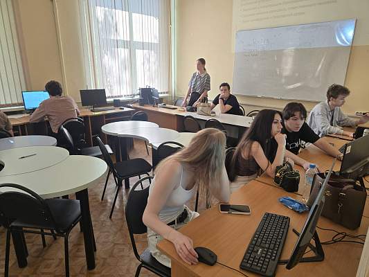 В РГГУ прошёл кейс-чемпионат: студенты искали баланс между прибылью и моралью