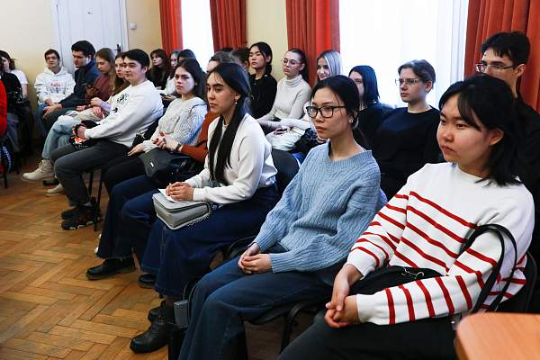 Проблемы и перспективы расширения БРИКС обсудили в РГГУ 