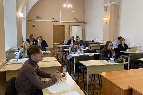 В РГГУ обсудили источниковедческие проблемы истории повседневности