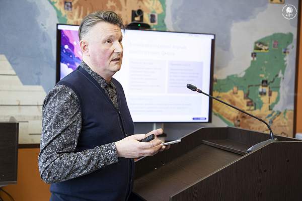 Социально-гуманитарное знание в эпоху «гибридного интеллекта»: в РГГУ обсудили границы и возможности применения ИИ