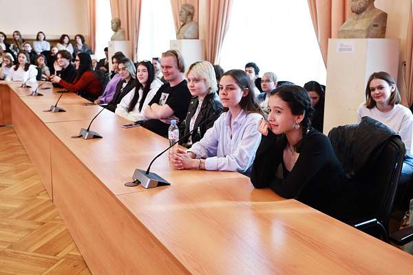 Посол Мексики Эдуардо Вильегас Мехиас посетил РГГУ