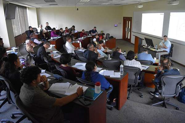 Эксперт РГГУ Дмитрий Беляев провел семинар и мастер-класс «Иероглифические надписи Киригуа» в Гватемале