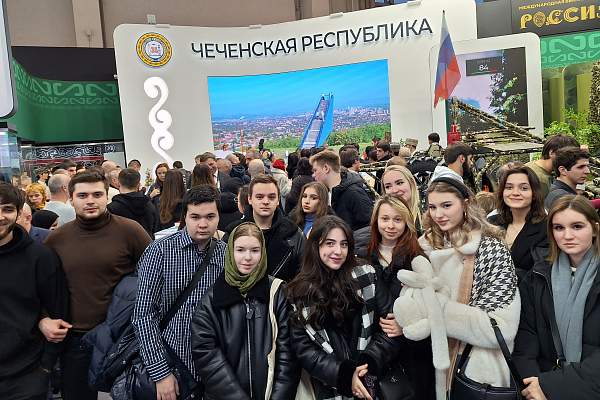 Студенты юридического факультета РГГУ посетили день Чеченской Республики в рамках международной выставки-форума «Россия» на ВДНХ 