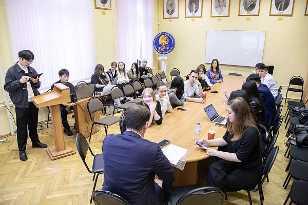 Круглый стол «Эколого-экономическое мировоззрение в XXI веке»