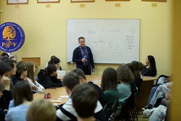 «Лекция-сказка» о роли женщины и матери в семье