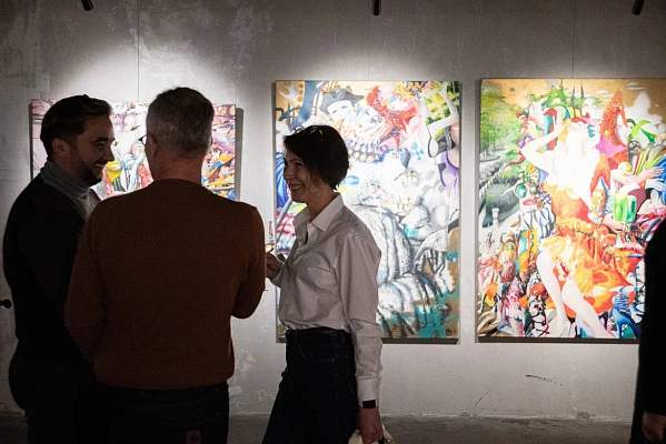 Волонтеры в искусстве: уникальный опыт студентов на выставке в ArtMaison