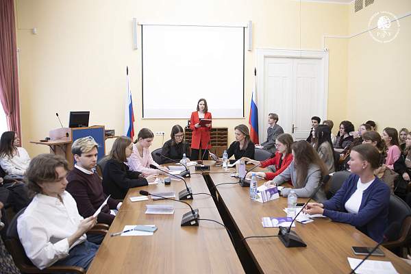 Круглый стол «Диалог культур: история и современность» — 2026