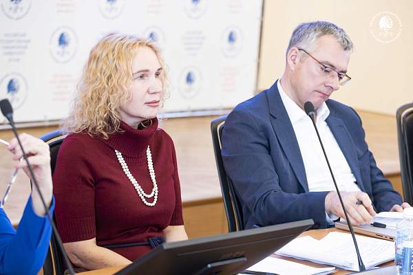 Награды, новые проекты и стратегии развития: в РГГУ состоялось заседание Учёного совета