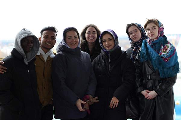 Знакомство с духовным сердцем России: иностранные студенты РГГУ посетили Троице-Сергиеву Лавру