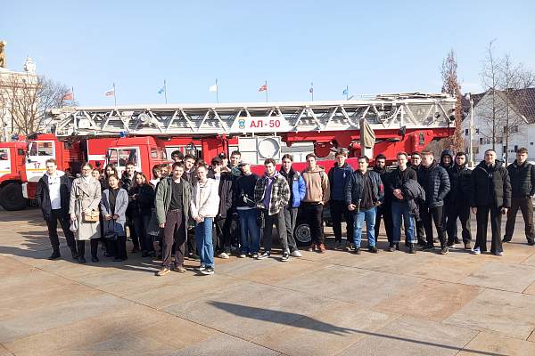 Студенты ЮФ ИЭУП посетили международную выставку-форум «Россия»: АНО «ДВД «Россия»