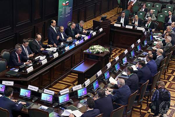 РГГУ подписал три договора с ведущими университетами Ирана