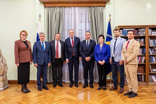 Новый академический мост: РГГУ укрепляет связи с высшей школой Венгрии
