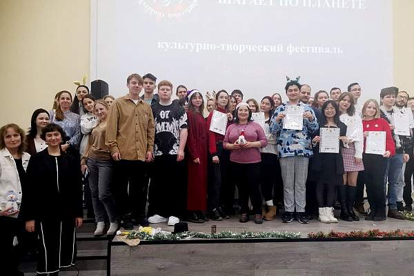 Культурно-творческий фестиваль «Новый год шагает по планете» в РГГУ – яркий студенческий праздник на иностранных языках