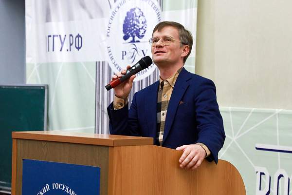 Поэтом можешь ты не быть, но географию знать обязан