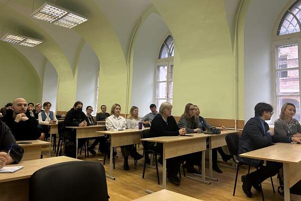 В РГГУ состоялась лекция Андрея Николаевича Артизова