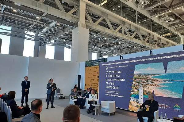 Студенты РГГУ познакомились с проектами развития туристических территорий на ВДНХ