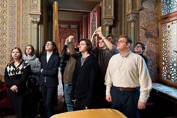 Экскурсия по особняку Николая Стахеева на Новой Басманной для студентов Исторического факультета