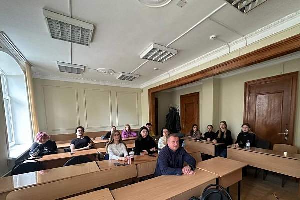 В РГГУ прошёл круглый стол на тему «Актуальные проблемы организации предоставления дополнительных услуг в гостинице»