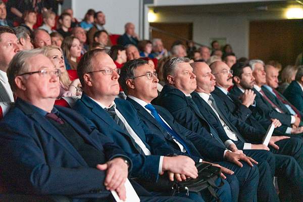 Елена Барышева и Светлана Коначёва удостоены престижной премии на VIII профессорском форуме