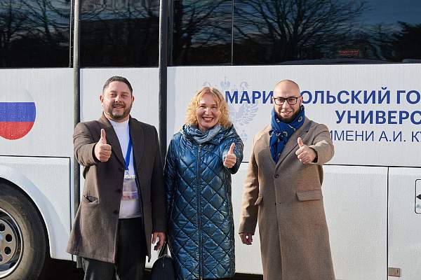Одиннадцать университетов ЛНР, ДНР, Запорожской и Херсонской областей получили автобусы для перевозки студентов